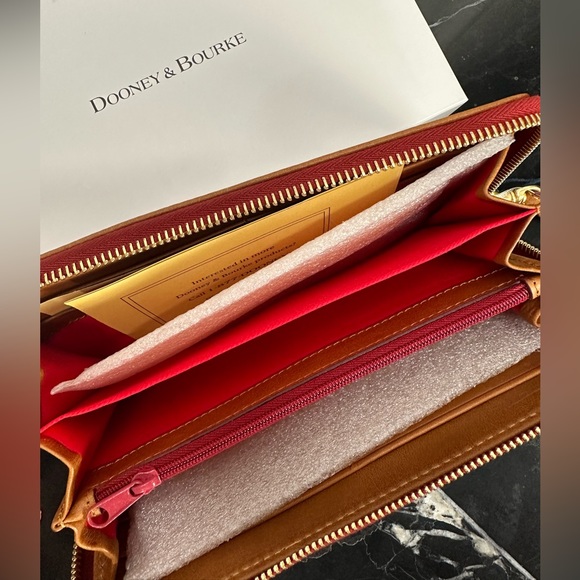 Dooney & Bourke Florentine Large Zip Around Wristlet Natural color - Picture 4 of 5